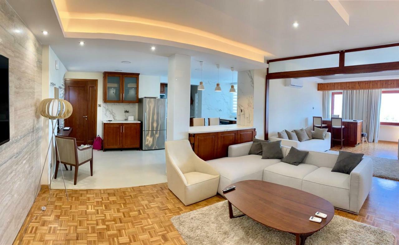 Modern 2 Bed Room Large Apartment Nicosia Eksteriør billede