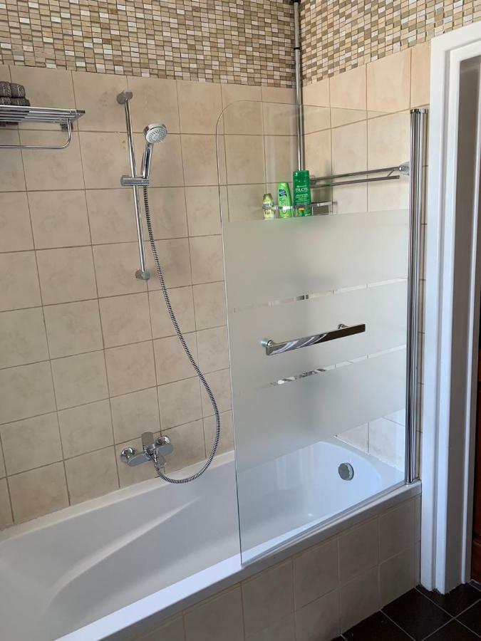 Modern 2 Bed Room Large Apartment Nicosia Eksteriør billede